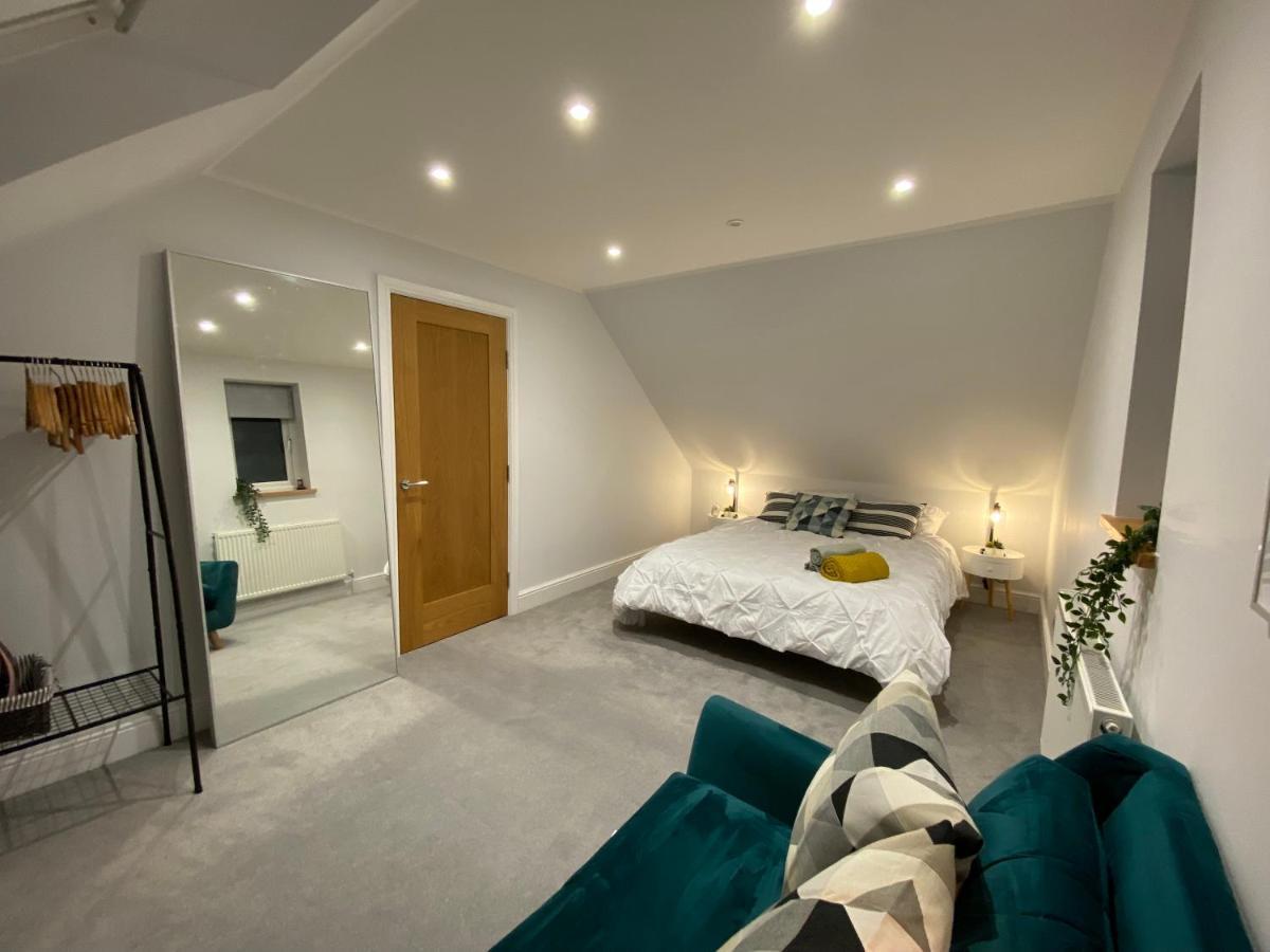 Unique Luxury Detached Apartment In Windsor That Sleeps 4 Bagian luar foto