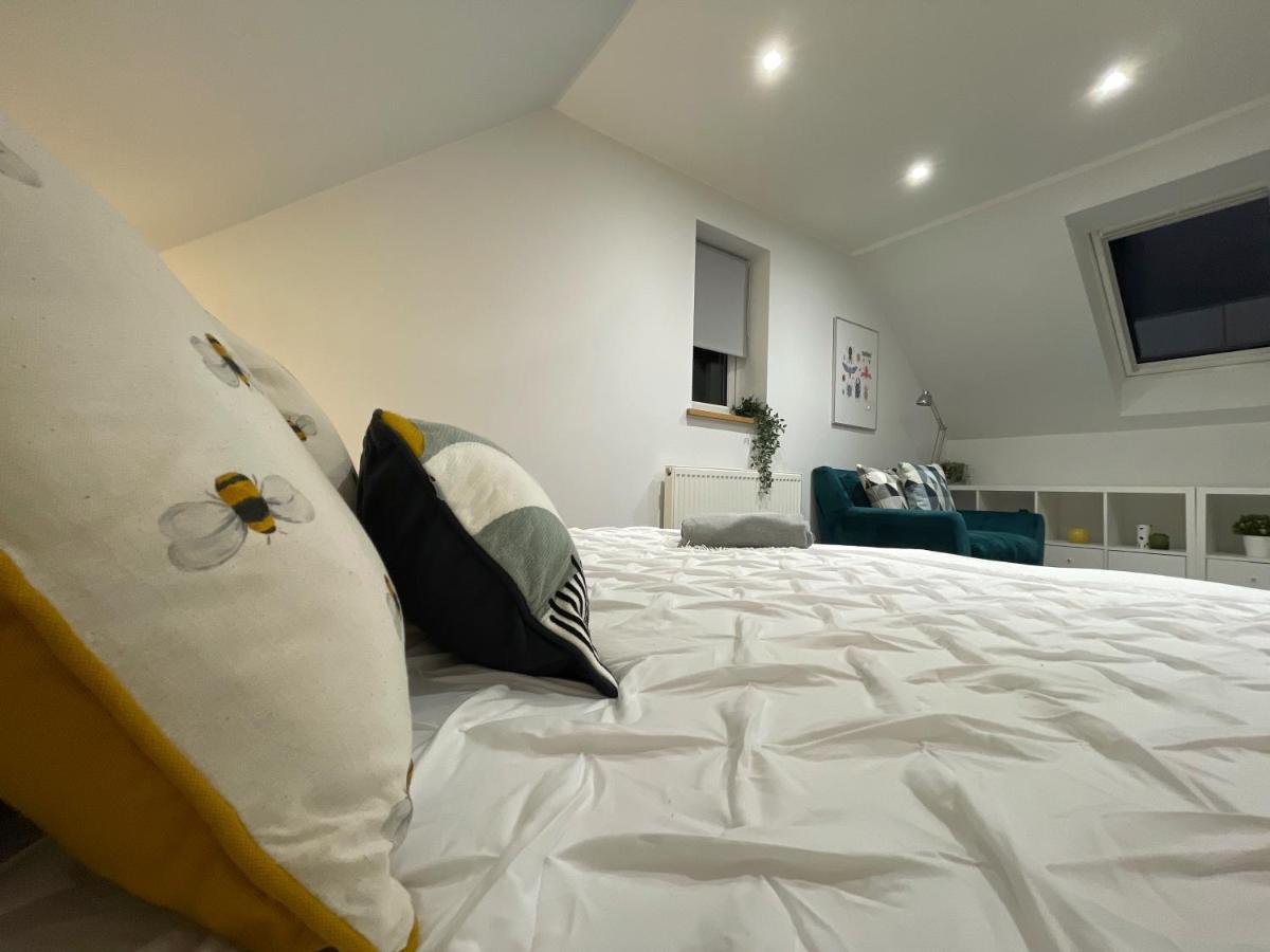 Unique Luxury Detached Apartment In Windsor That Sleeps 4 Bagian luar foto